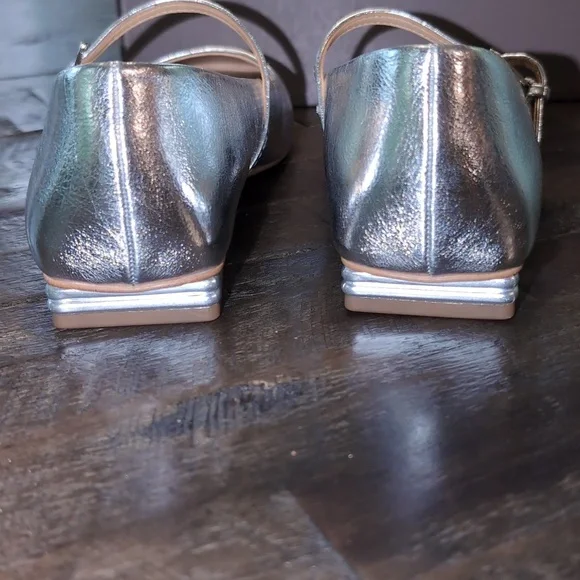 NWT - Franco Sarto Tinsley Metallic Silver Ballet Flats - Picture 7 of 11